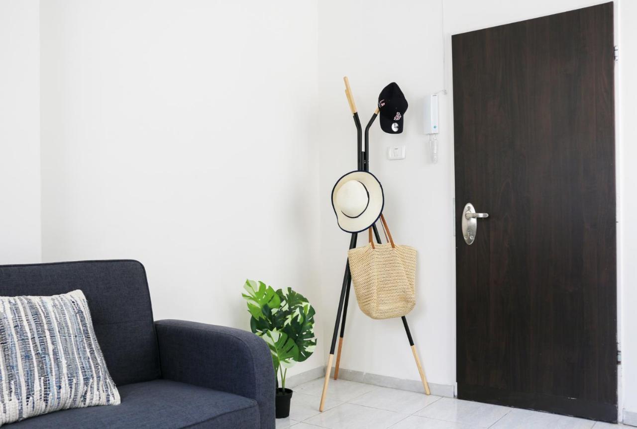 Modern And Spacious Apartment In Downtown Haifa Exterior photo
