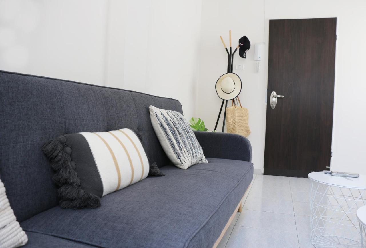 Modern And Spacious Apartment In Downtown Haifa Exterior photo